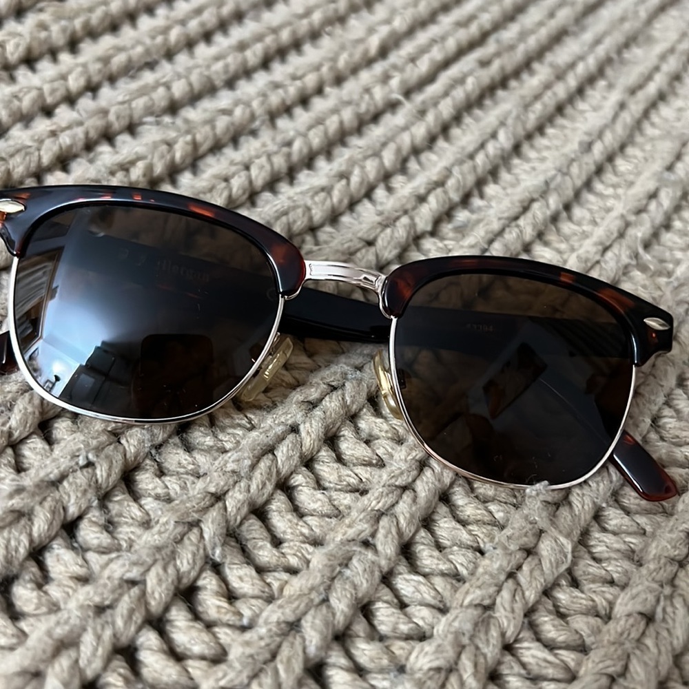 A.J Morgan women sunglasses